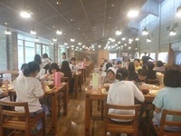 朝ごはんをしっかり食べて登山に備えます